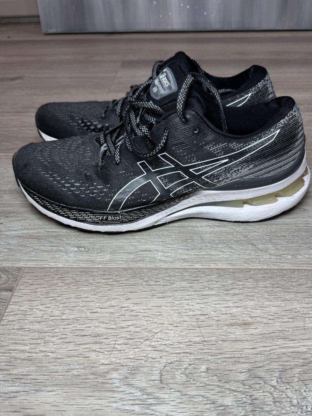 ASCIS Gel Kayano 28 Black White